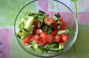 Рецепт приготовления салата из капусты огурцов и помидоров