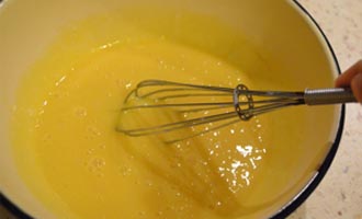 Ингредиенты для приготовления ванильного десерта с клубникой